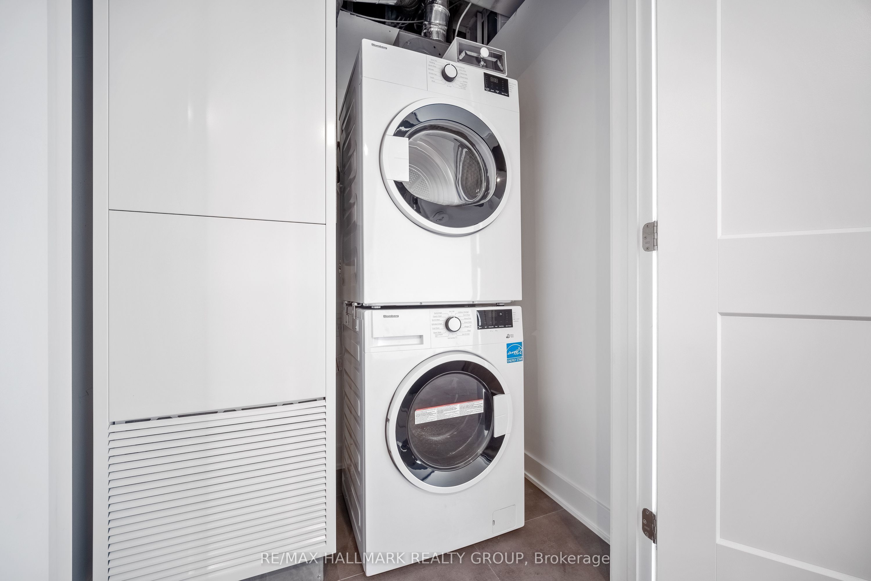 #1403 - 340 Queen Street Property Photo 22