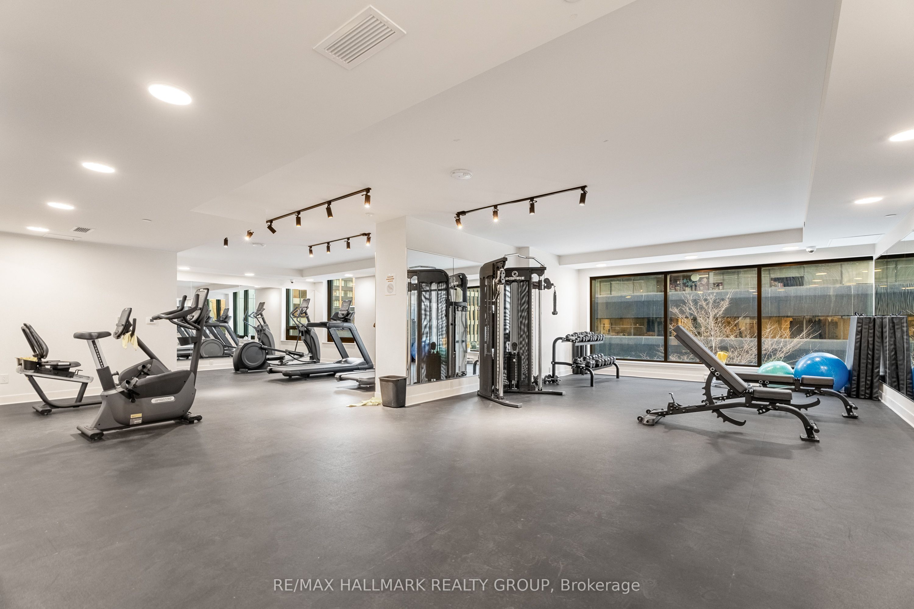 #1403 - 340 Queen Street Property Photo 27