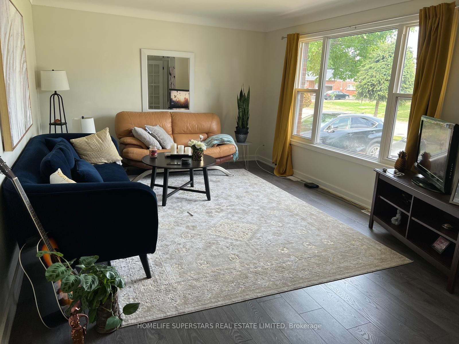 5974 Scott Street E Property Photo 2