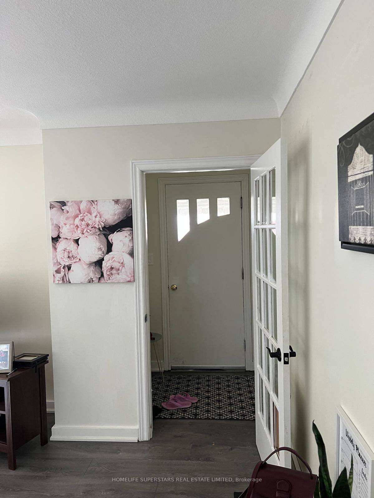 5974 Scott Street E Property Photo 3