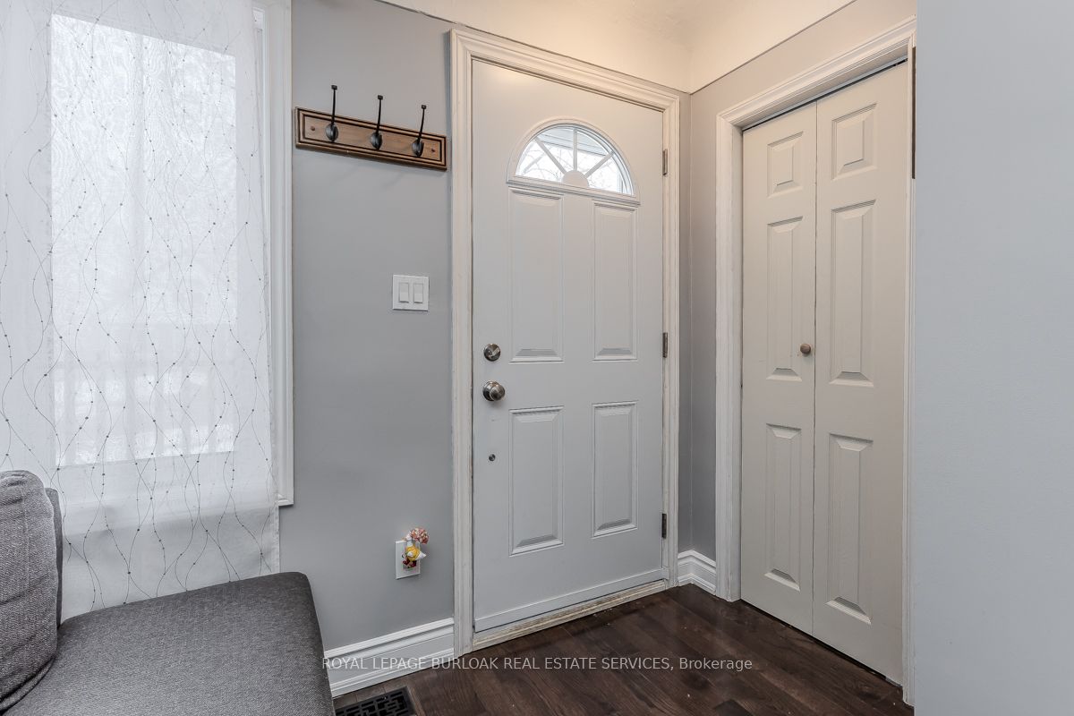 290 East 15th Street Property Photo 5