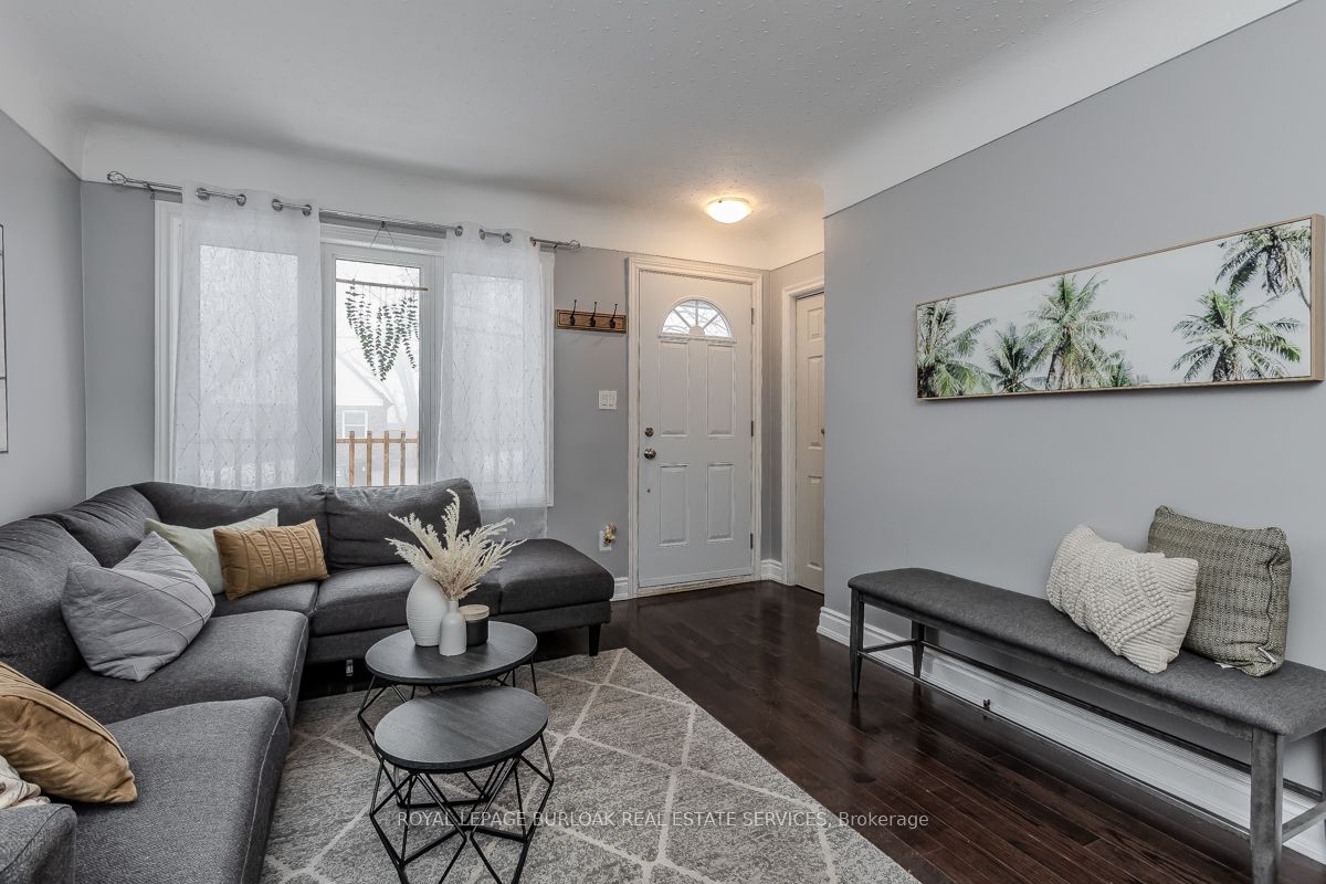 290 East 15th Street Property Photo 8