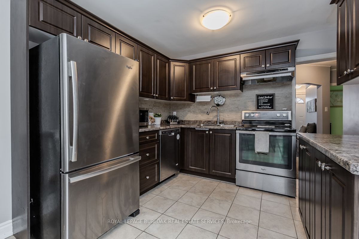 290 East 15th Street Property Photo 12