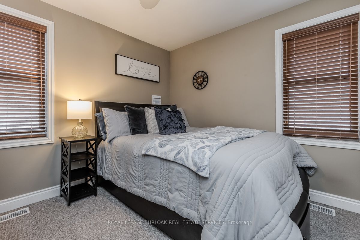290 East 15th Street Property Photo 16