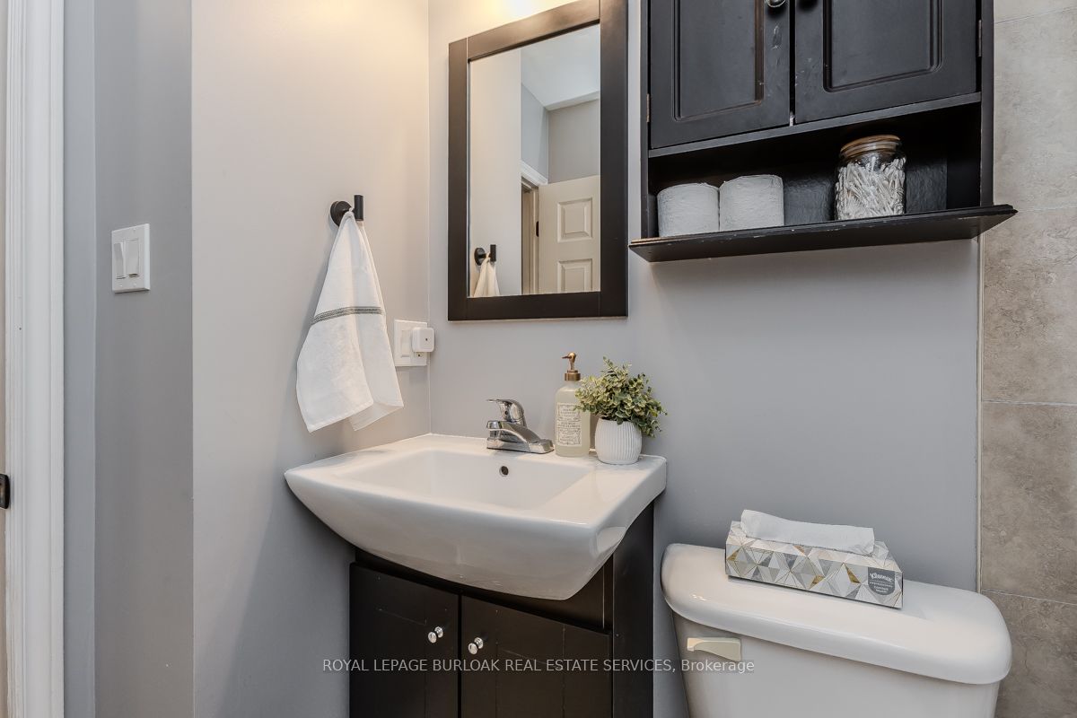 290 East 15th Street Property Photo 20