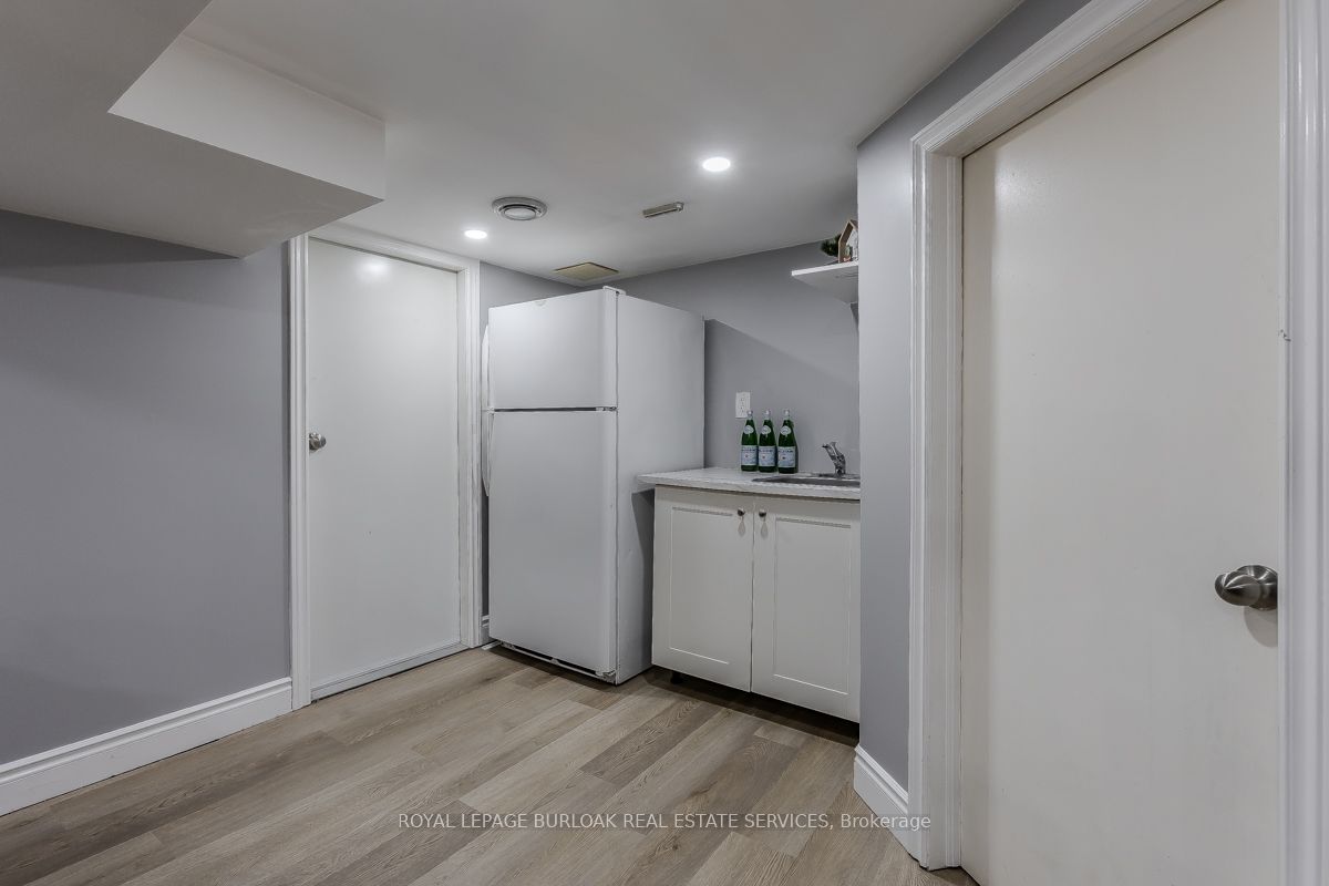 290 East 15th Street Property Photo 29