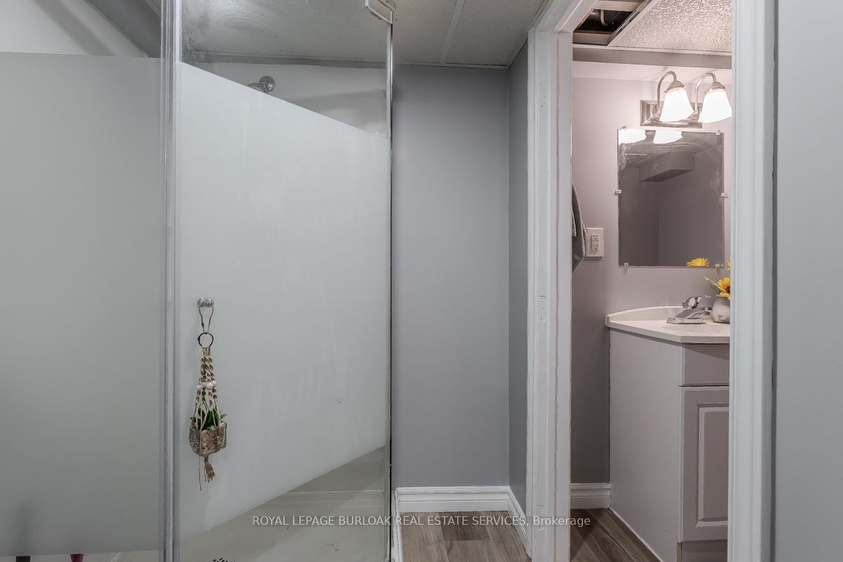 290 East 15th Street Property Photo 32