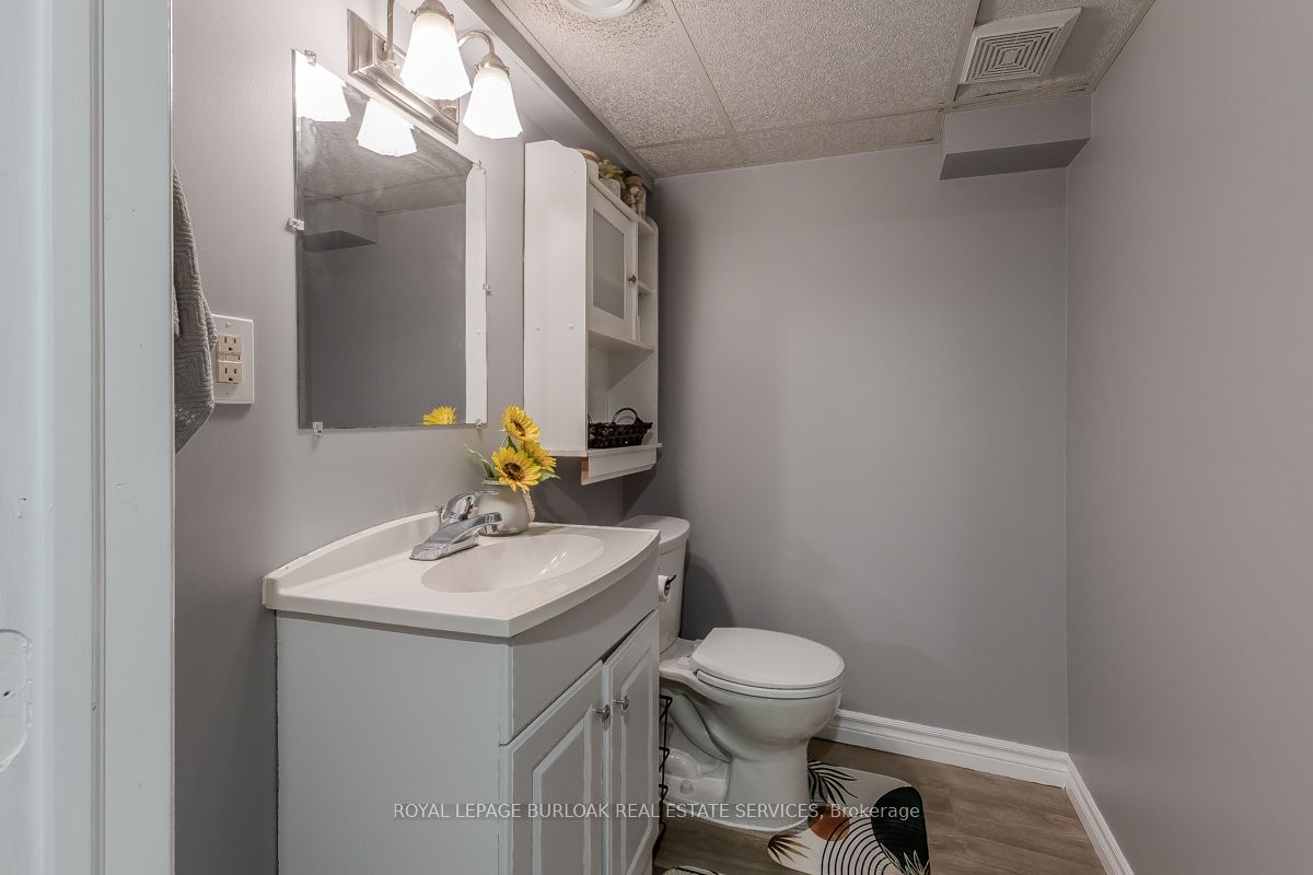 290 East 15th Street Property Photo 33