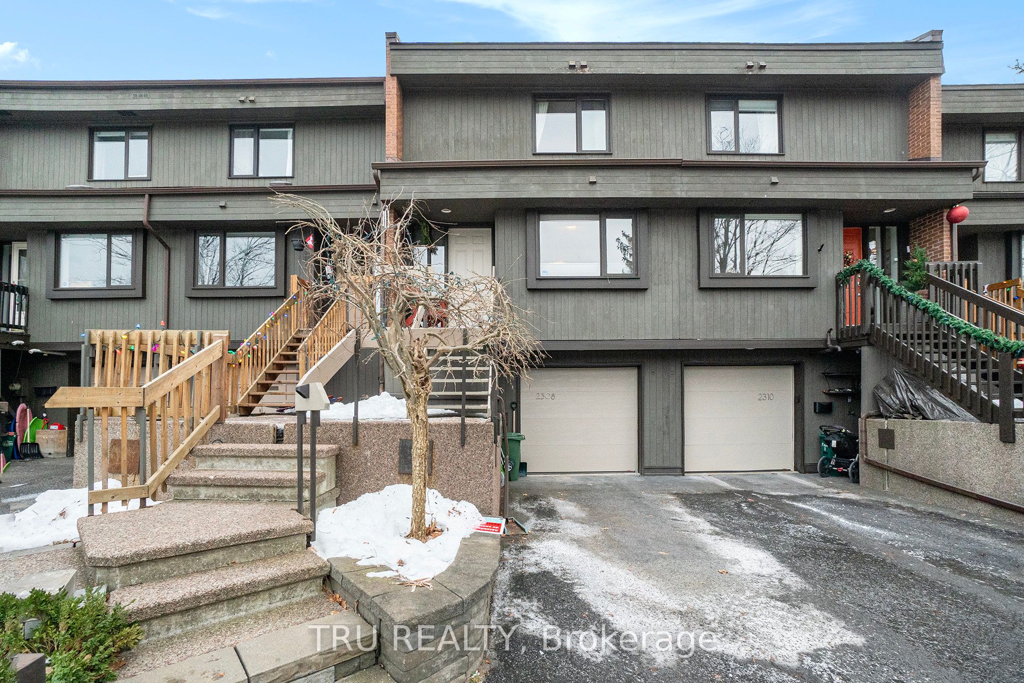 2308 Walsh Avenue Property Photo 1