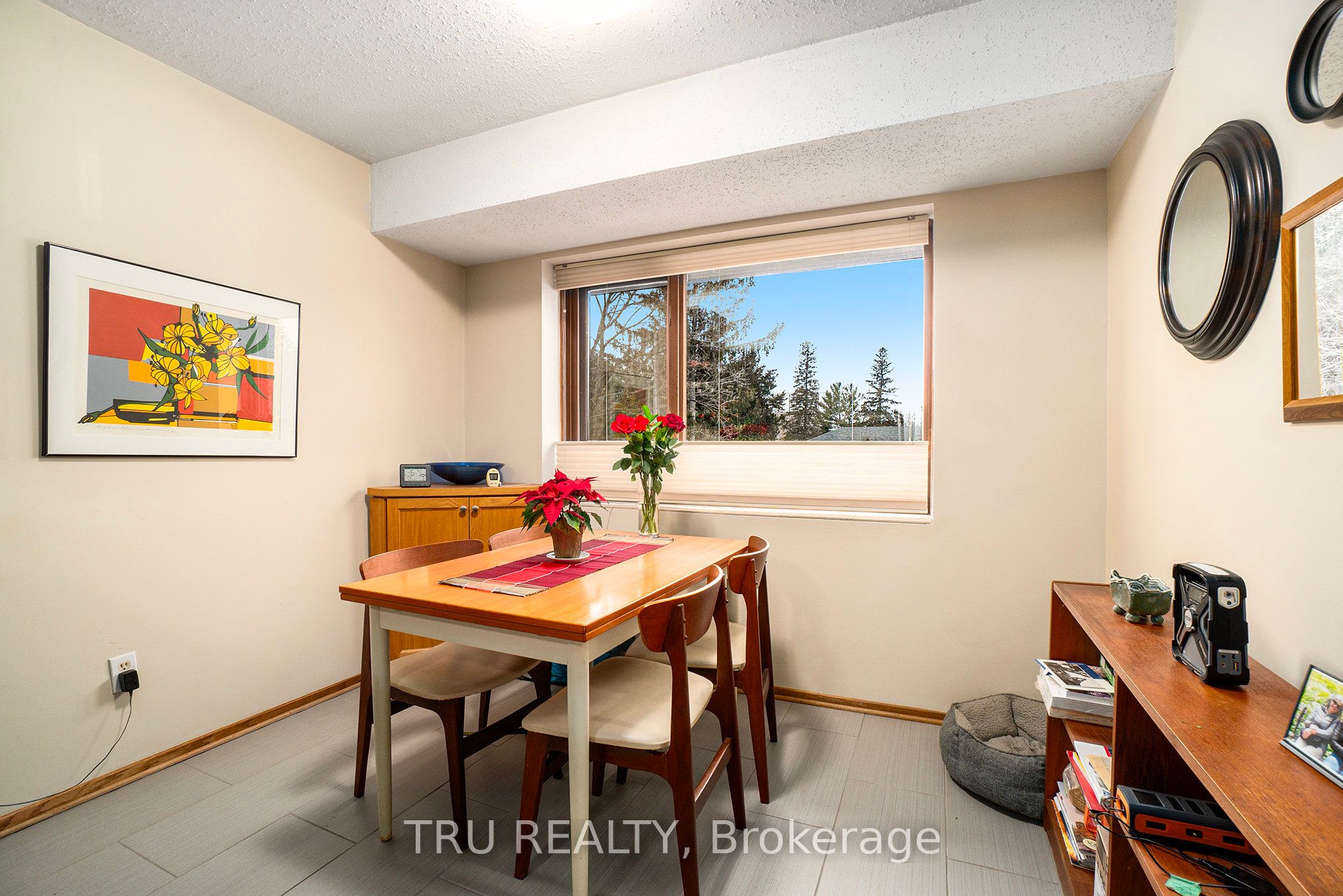 2308 Walsh Avenue Property Photo 3