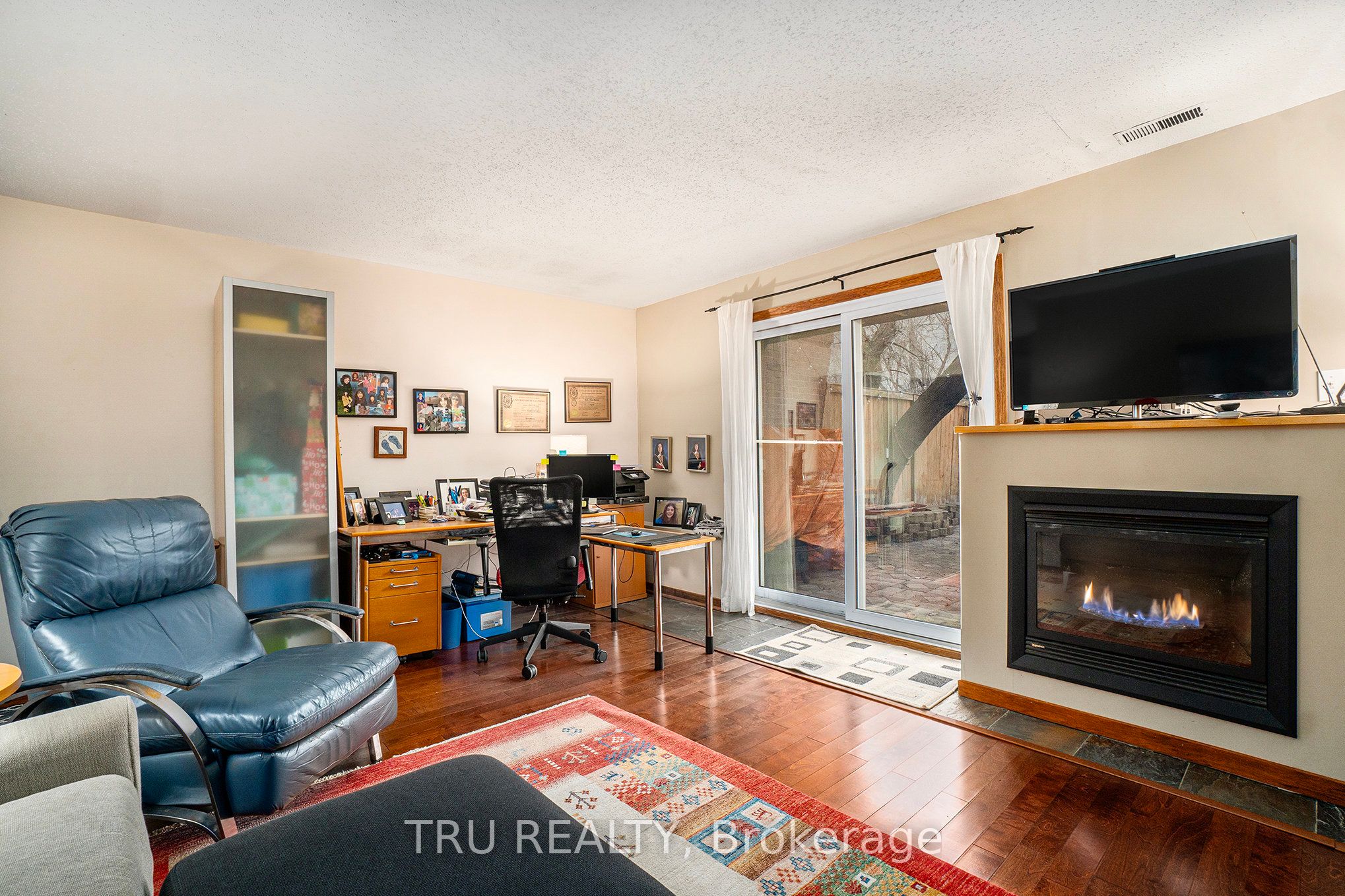 2308 Walsh Avenue Property Photo 10