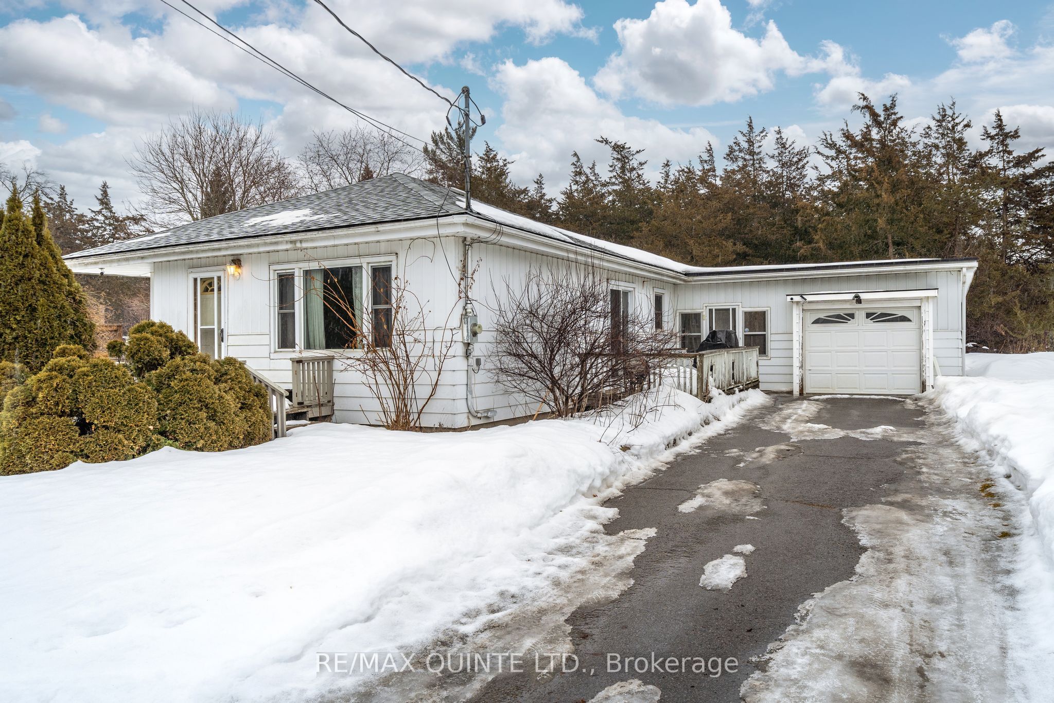 366 Cannifton Road Property Photo