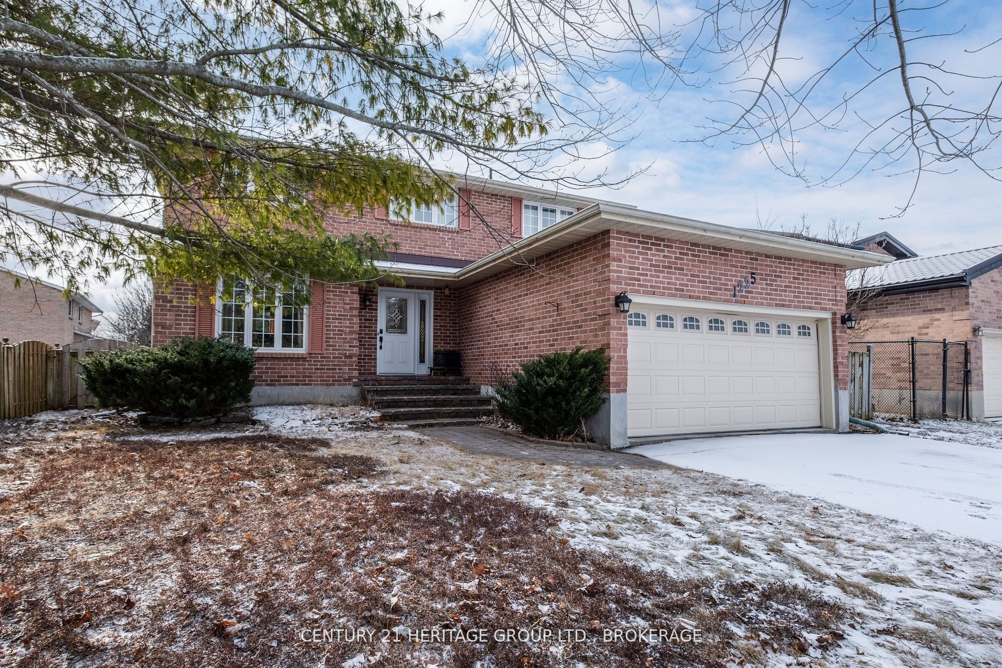 1225 Humberside Dr Property Photo