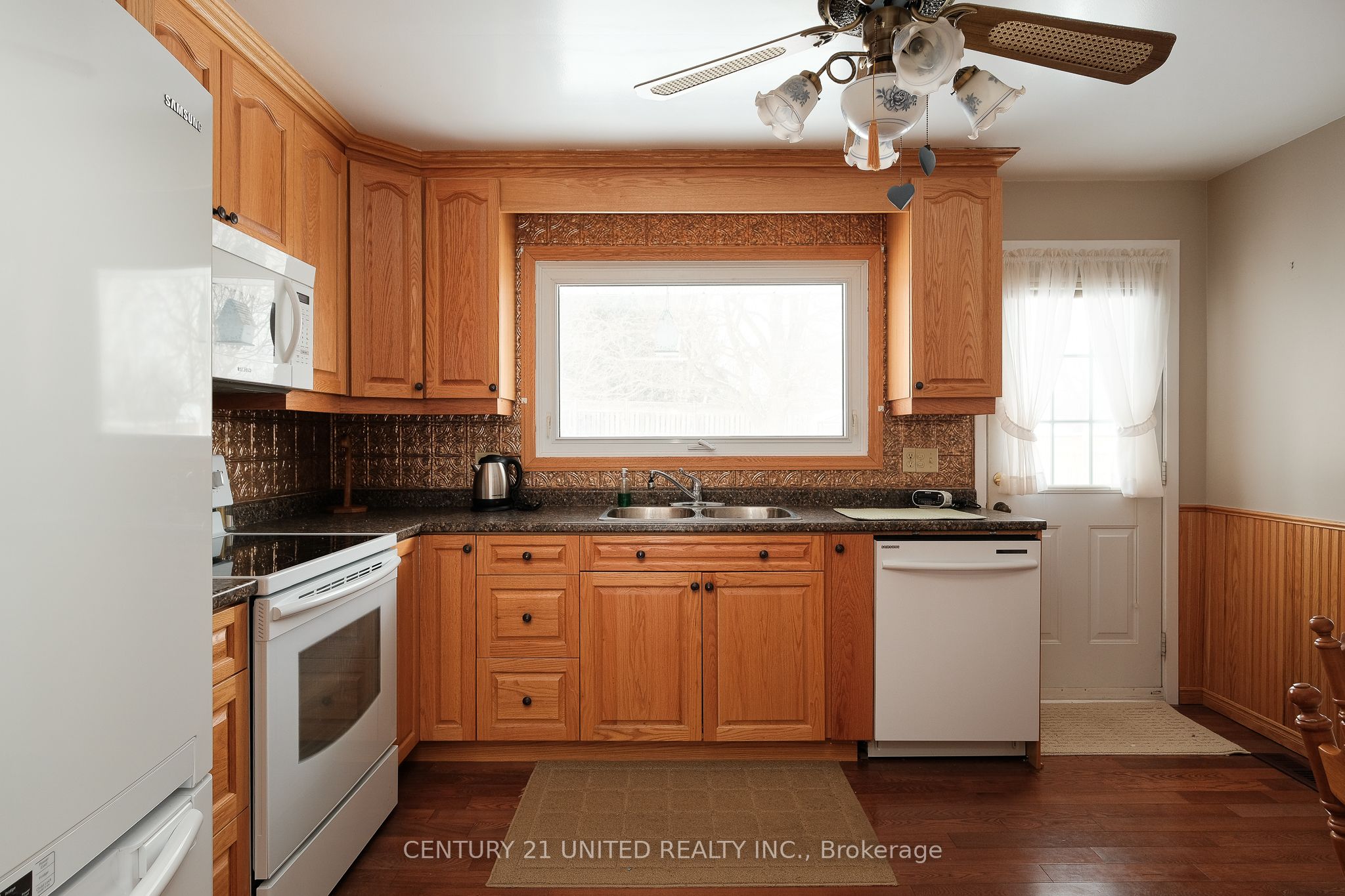 1378 Leighton Road Property Photo 10