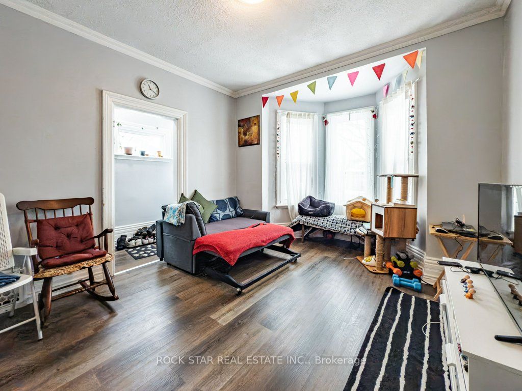 28 Ontario Street Property Photo 4