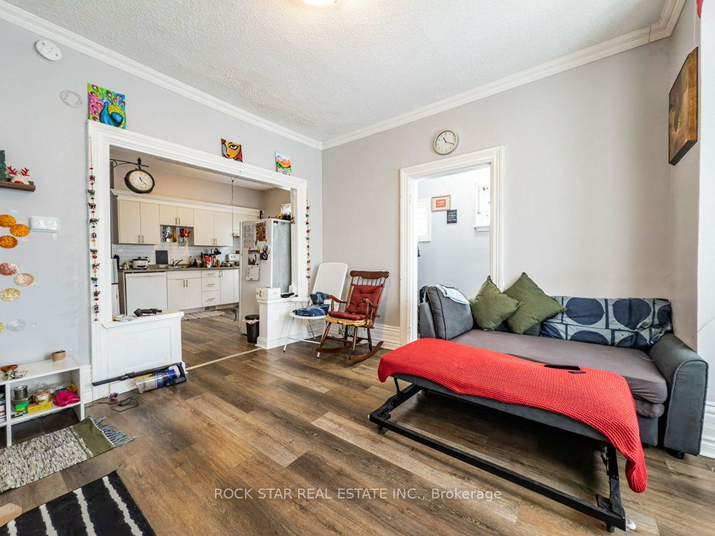 28 Ontario Street Property Photo 6