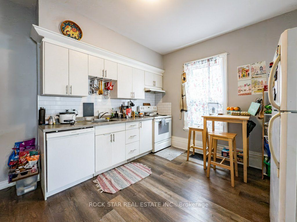 28 Ontario Street Property Photo 7