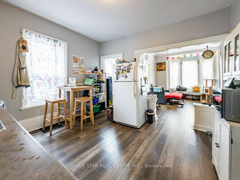 28 Ontario Street Property Photo 9