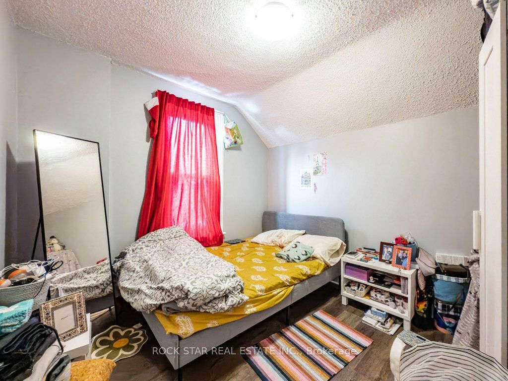 28 Ontario Street Property Photo 13