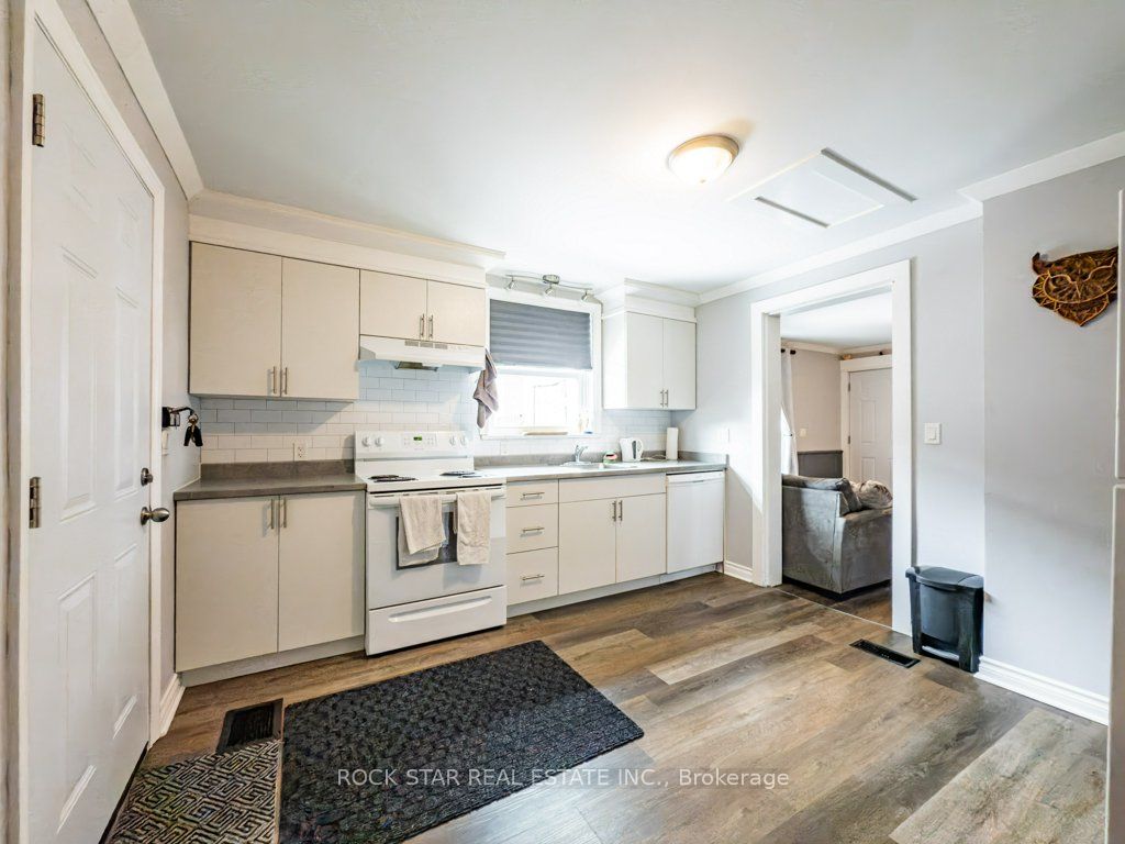 28 Ontario Street Property Photo 23