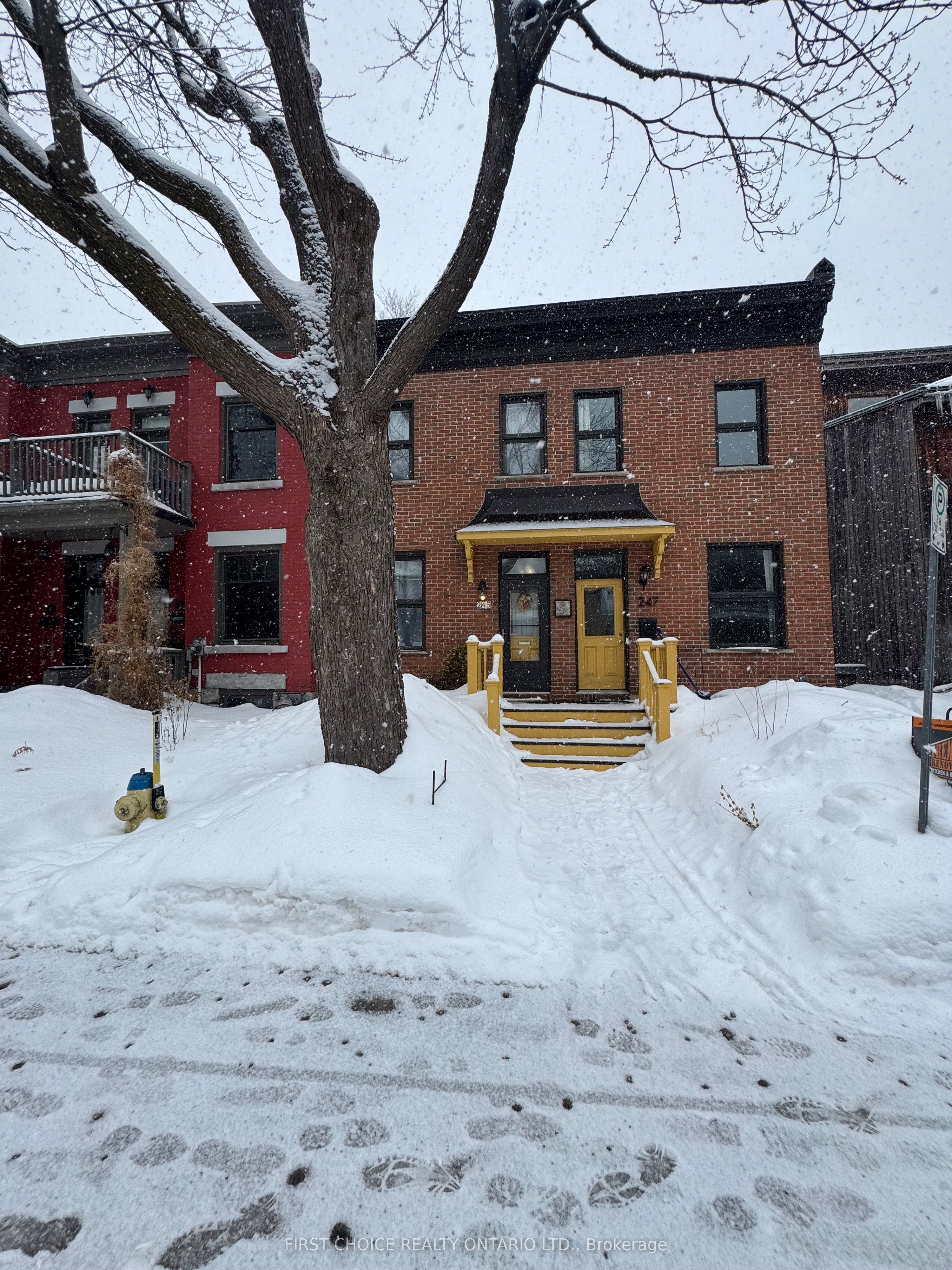 245 York St Property Photo