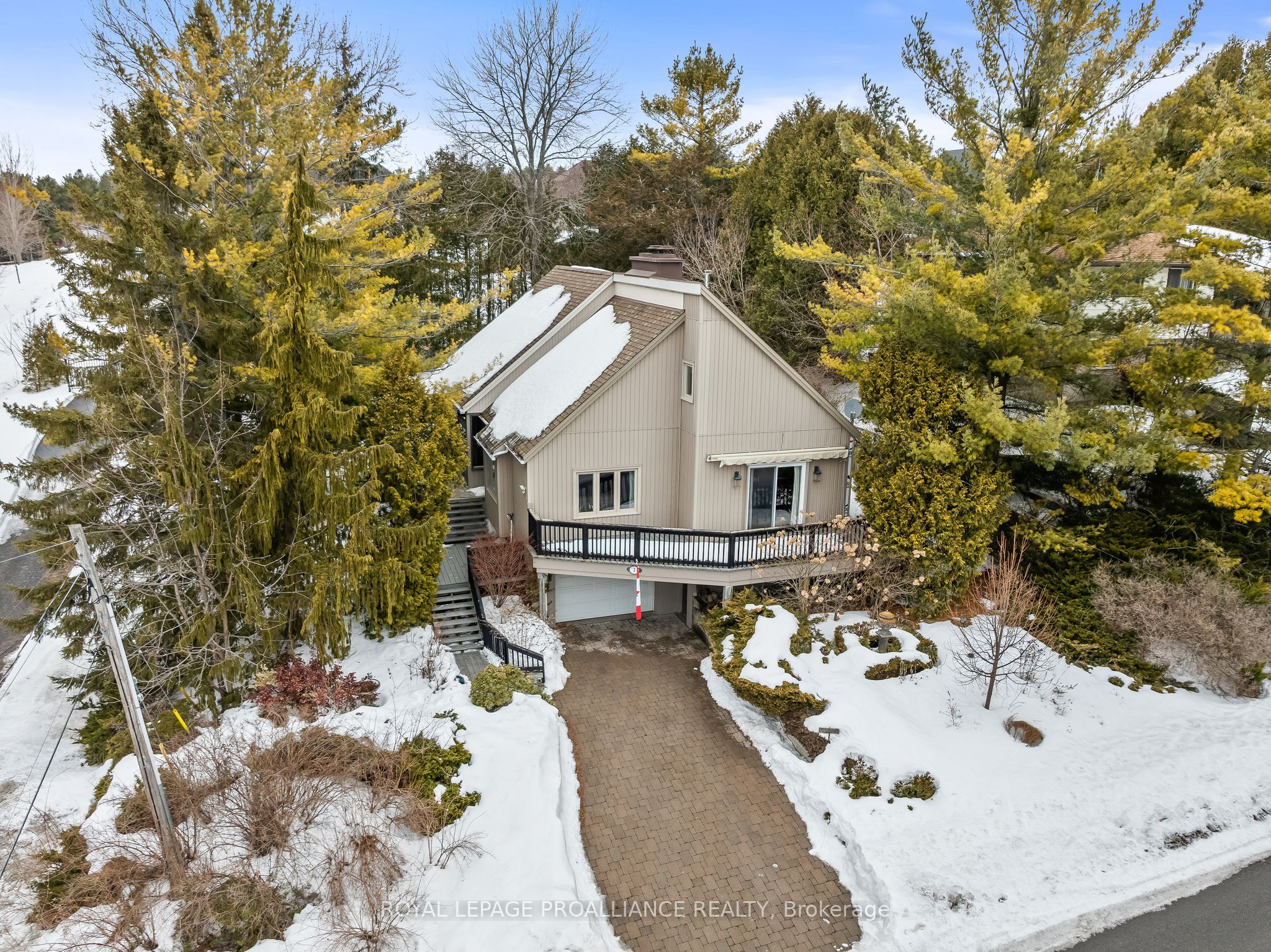 2 Lakeview Heights Property Photo