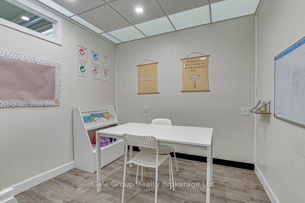 #unit B - 442 Dundas Street Property Photo 5