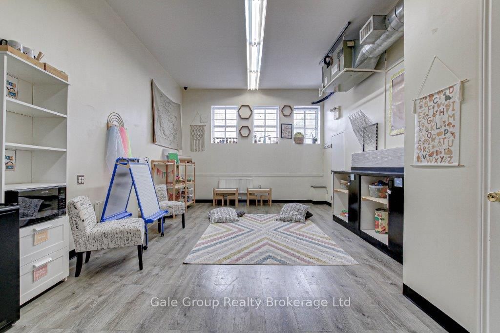 #unit B - 442 Dundas Street Property Photo 6