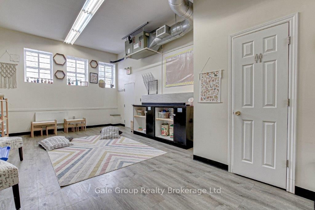 #unit B - 442 Dundas Street Property Photo 7