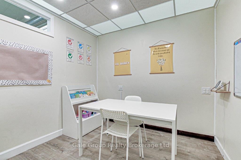 #unit B - 442 Dundas Street Property Photo 13