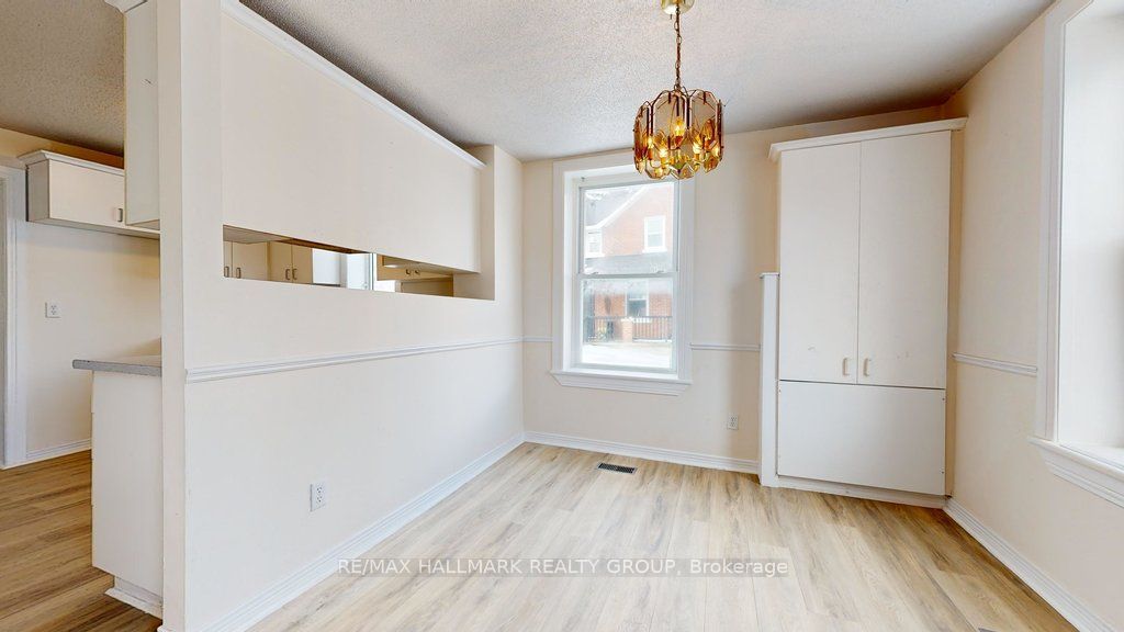 21 Elgin Street E Property Photo 7