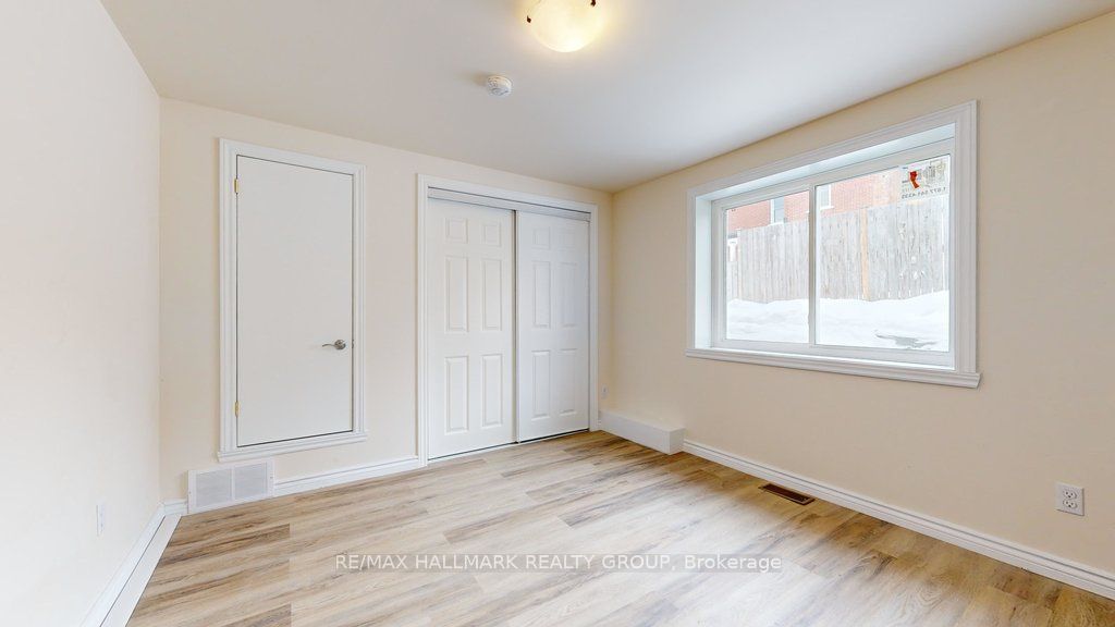 21 Elgin Street E Property Photo 11