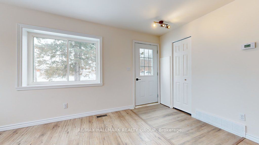 21 Elgin Street E Property Photo 18