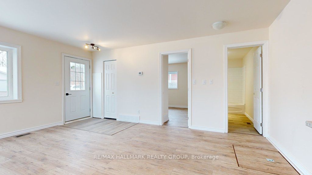 21 Elgin Street E Property Photo 21