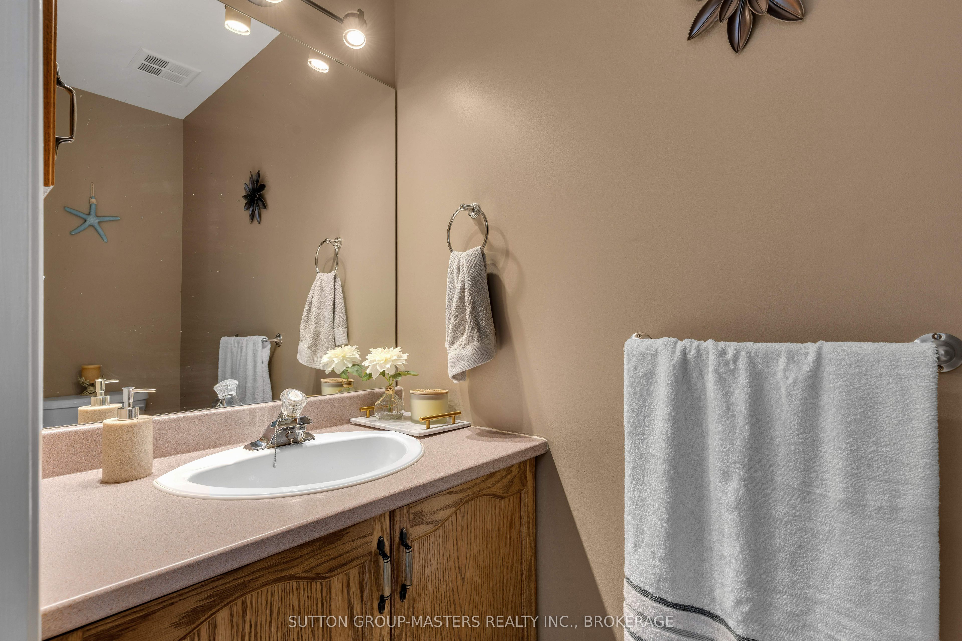 496 Grandtrunk Avenue Property Photo 6