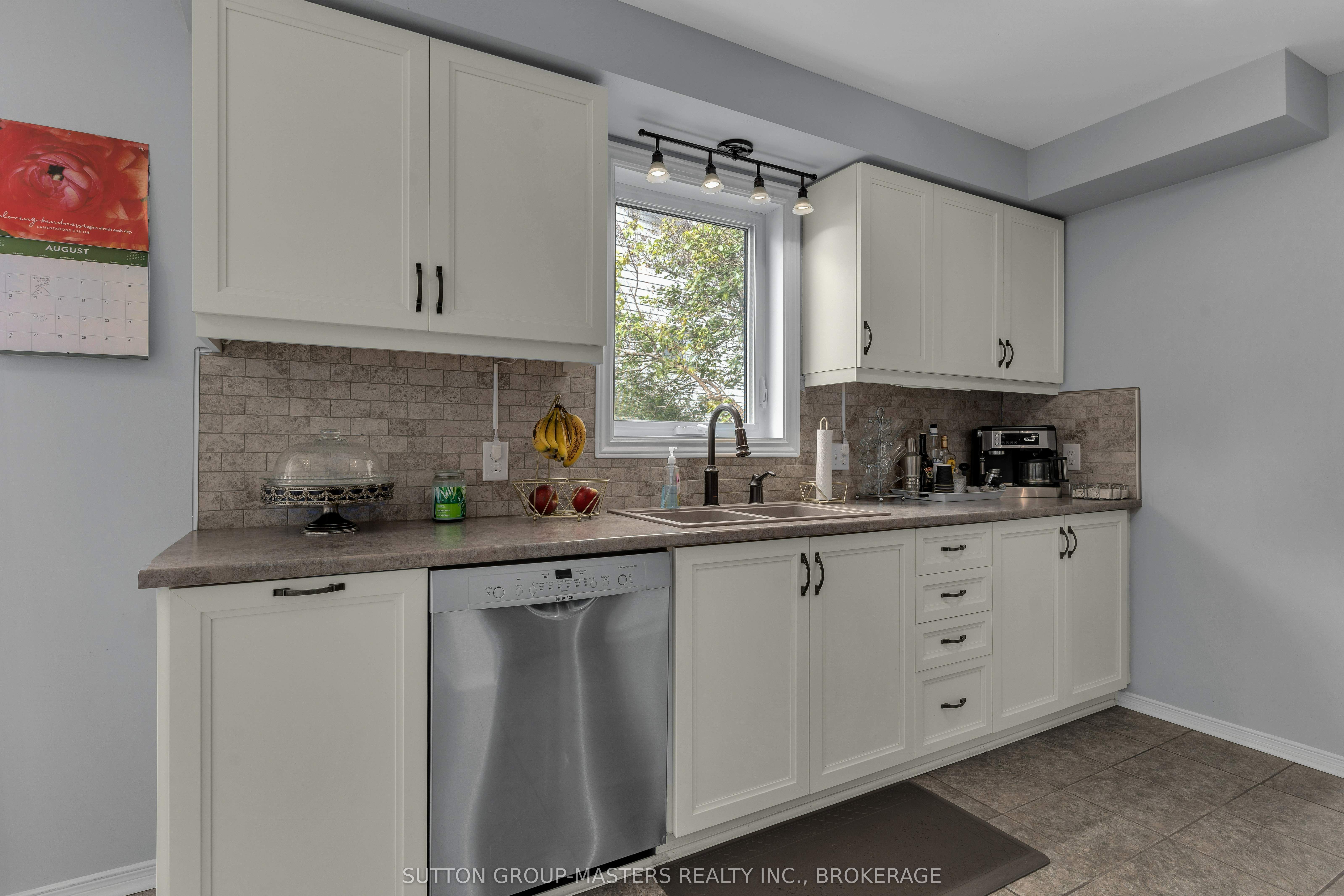 496 Grandtrunk Avenue Property Photo 14