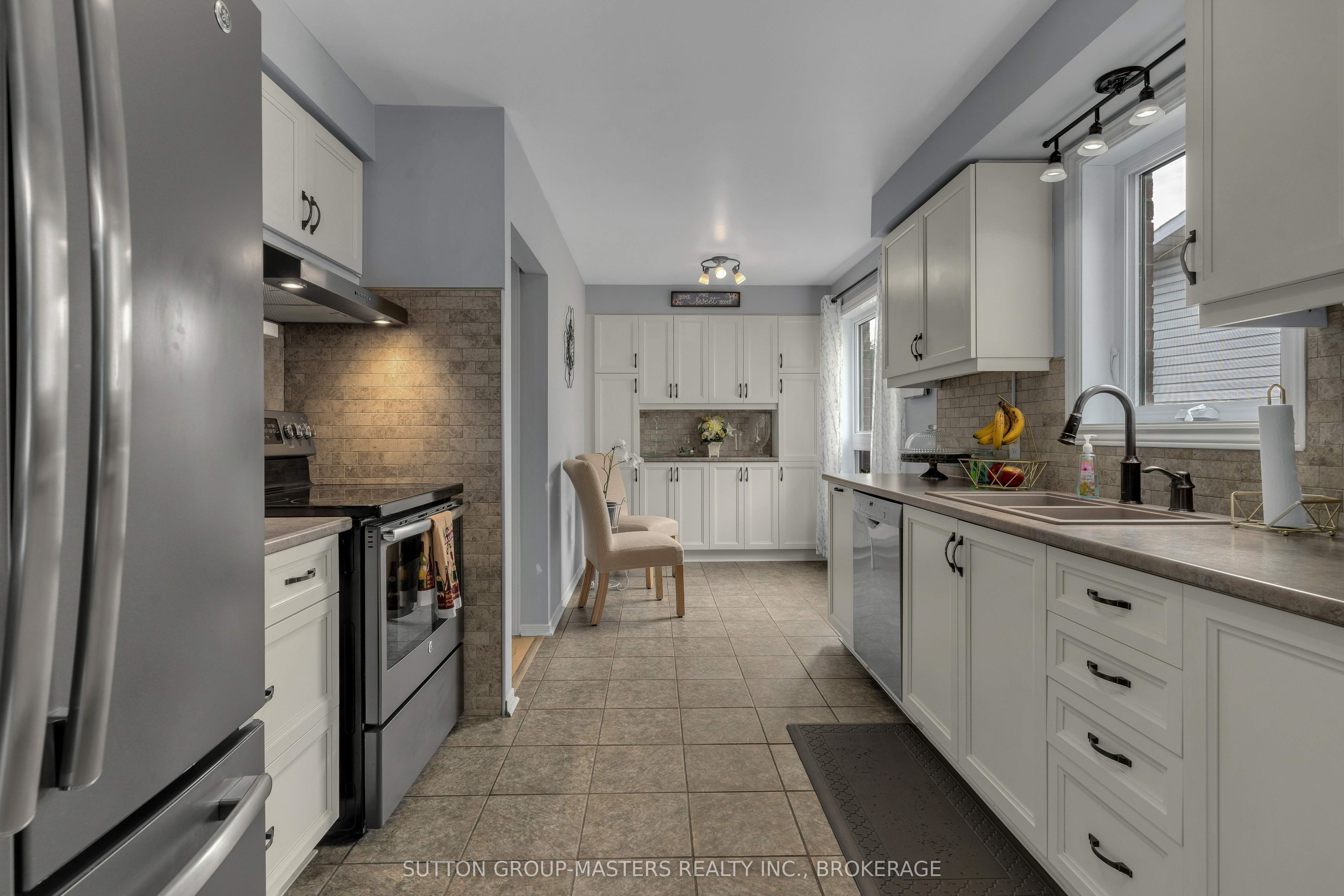 496 Grandtrunk Avenue Property Photo 15