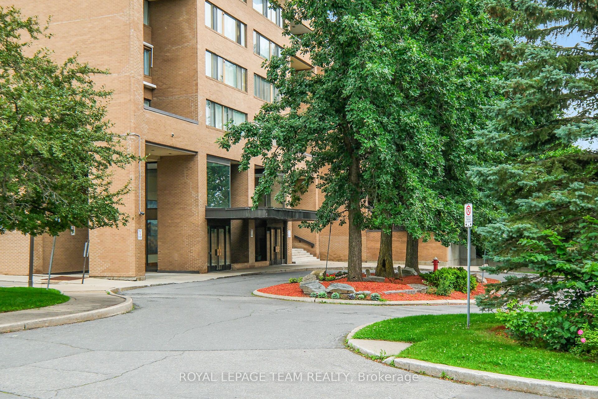 #1501 - 505 St Laurent Boulevard Property Photo