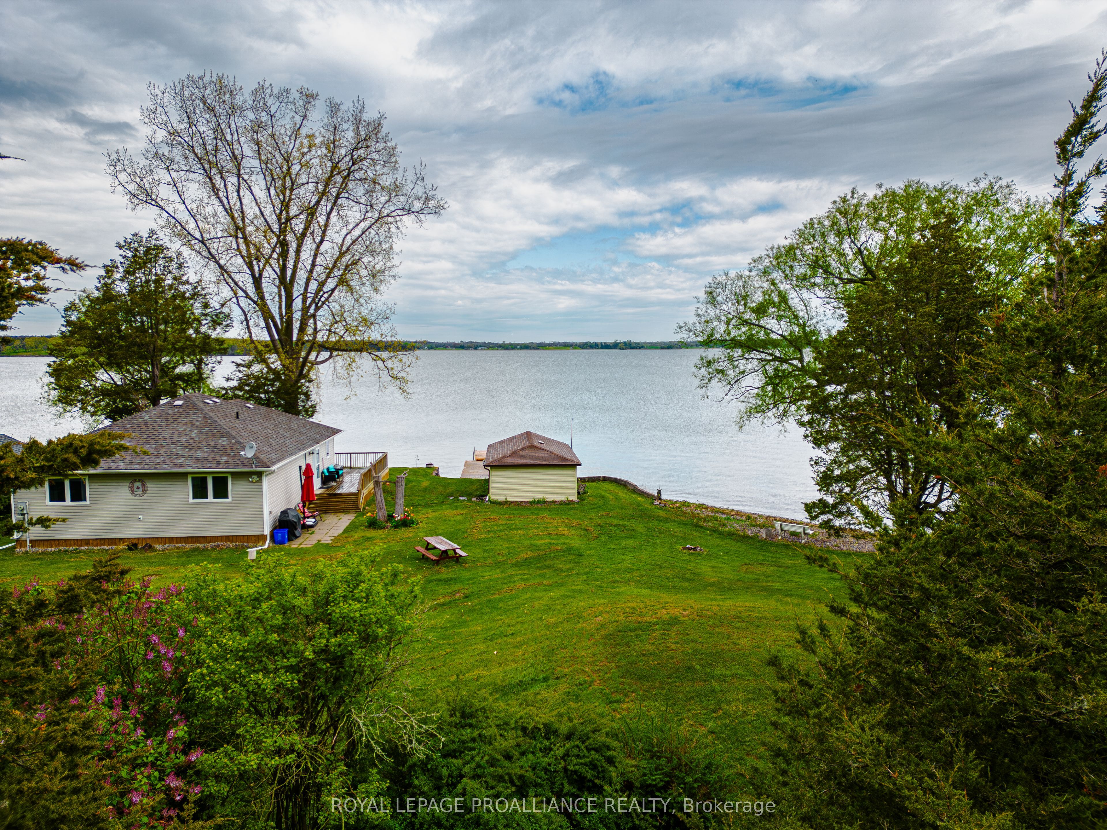 541g South Shore Road Property Photo