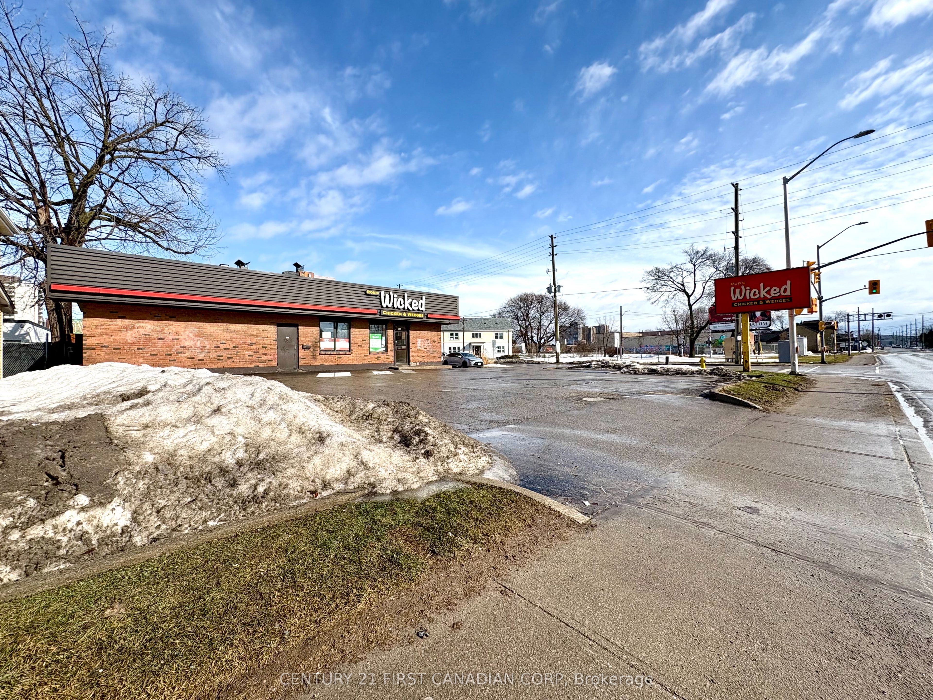 466 Horton Street Property Photo 4