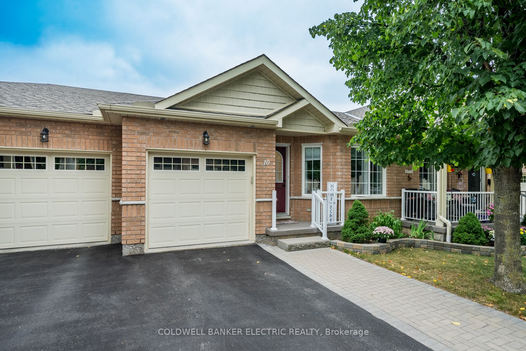 #10 - 861 Wentworth Street Property Photo