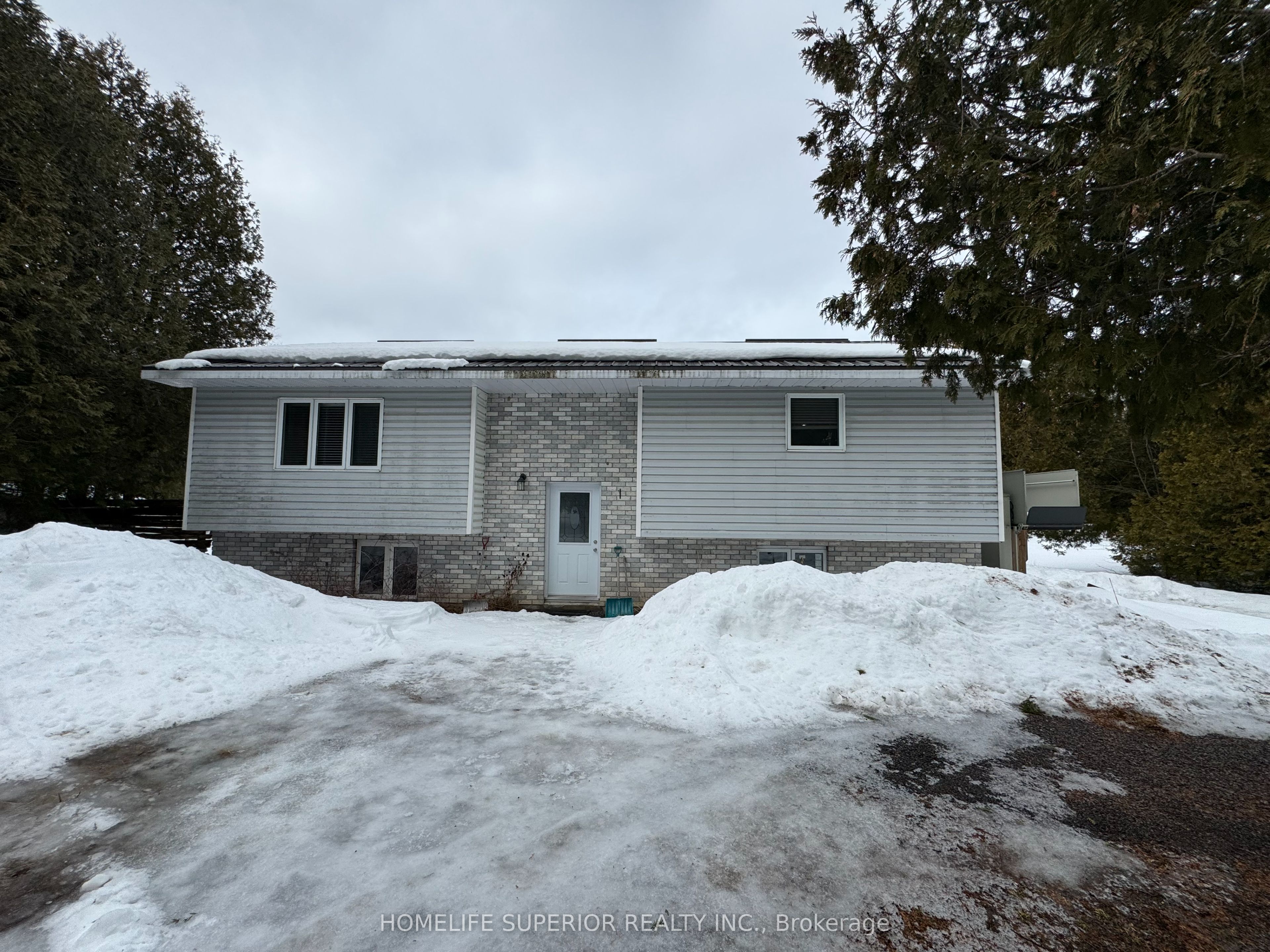 985 Twiddy Road Property Photo