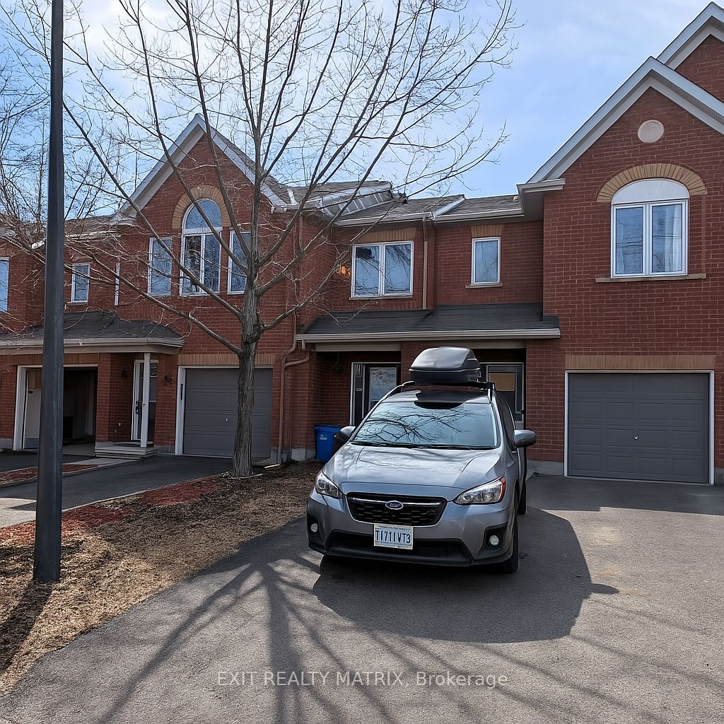 734 Crowberry St Property Photo