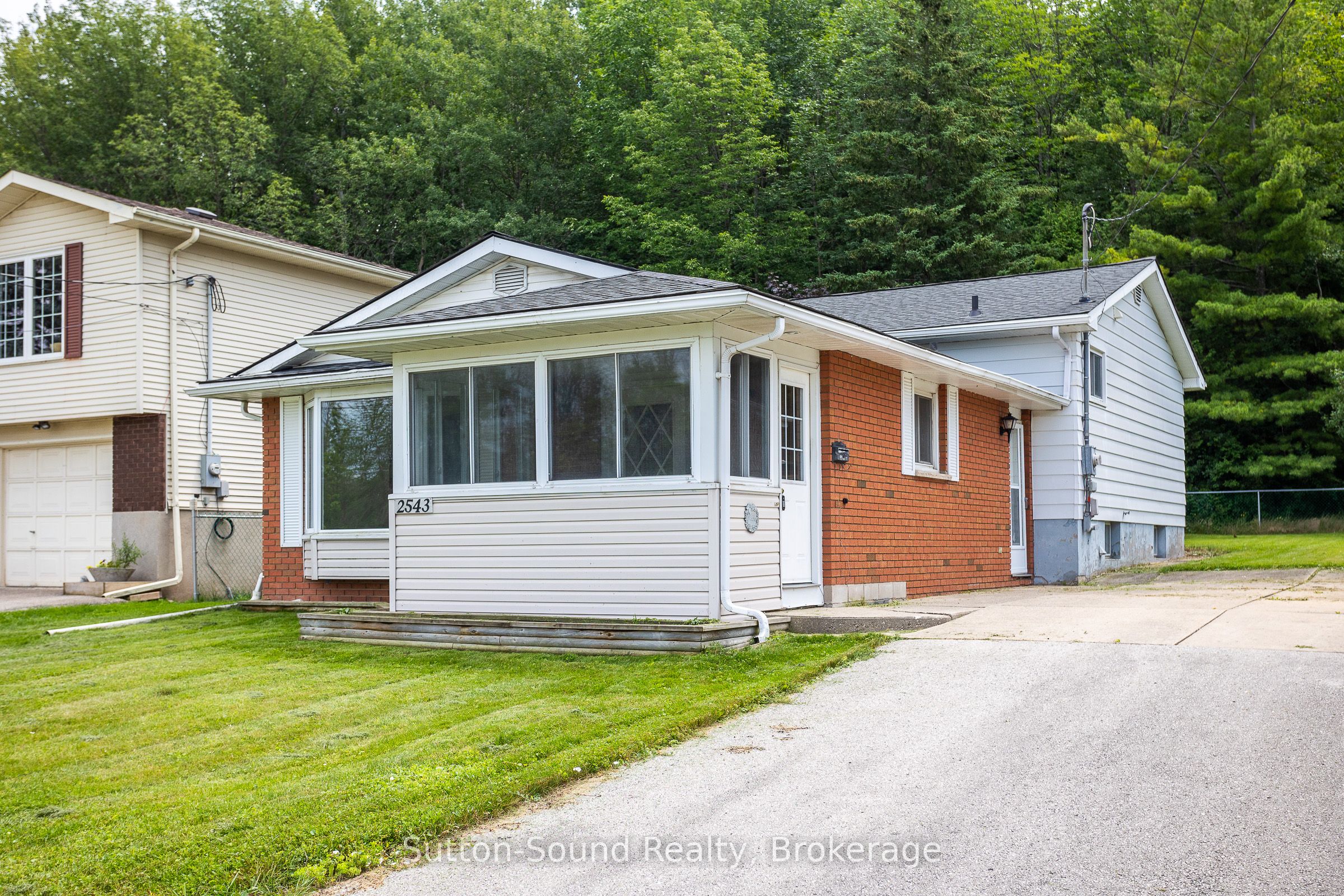 2543 3rd Ave E Property Photo