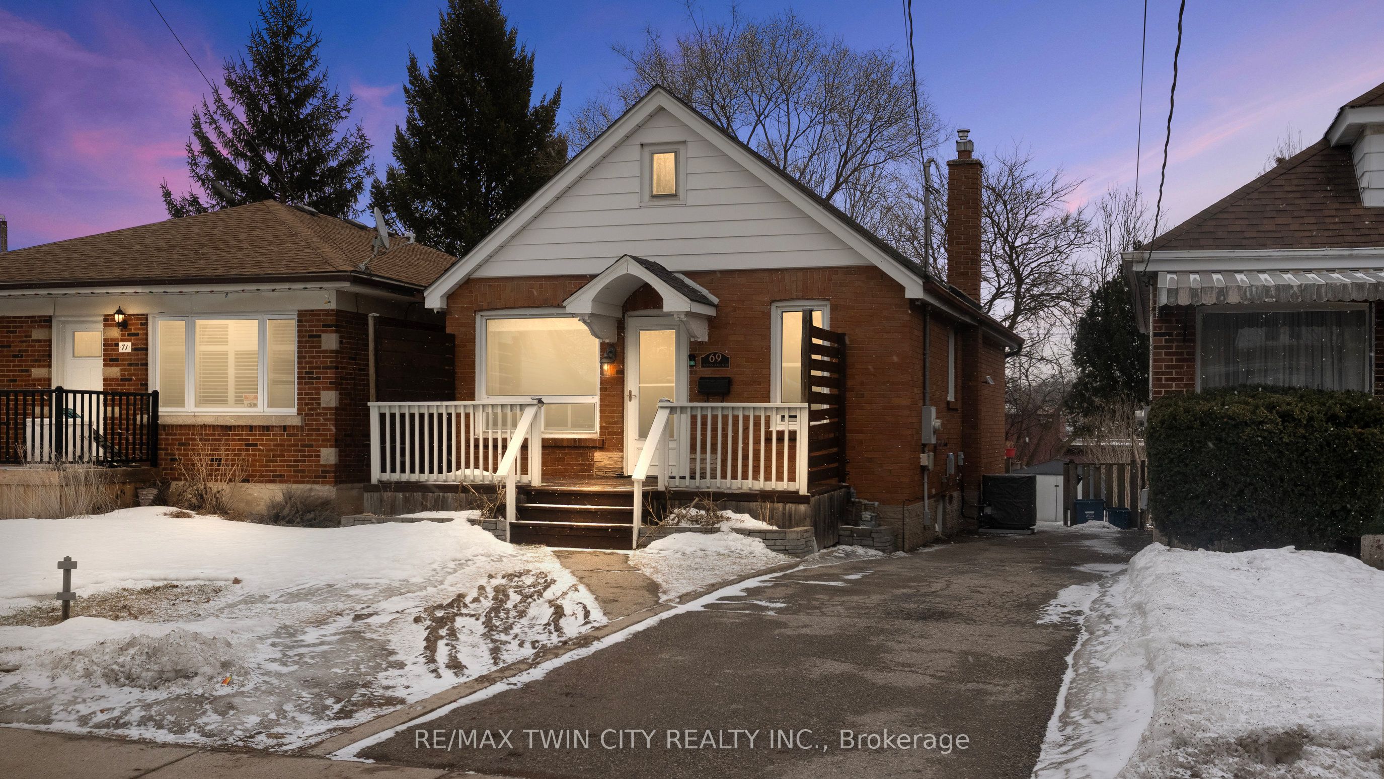 69 Lyons Avenue Property Photo 1