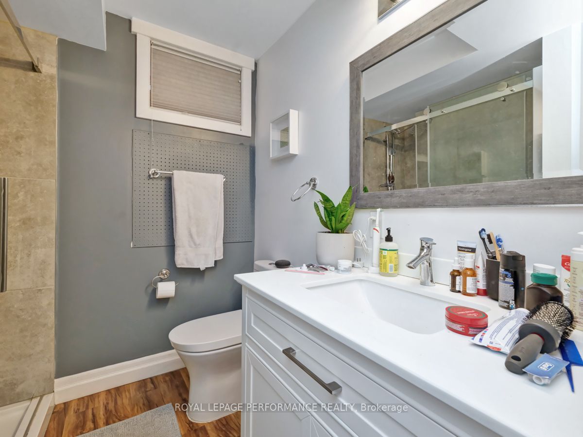342 Frank Street Property Photo 7