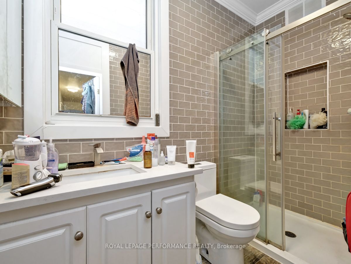 342 Frank Street Property Photo 11