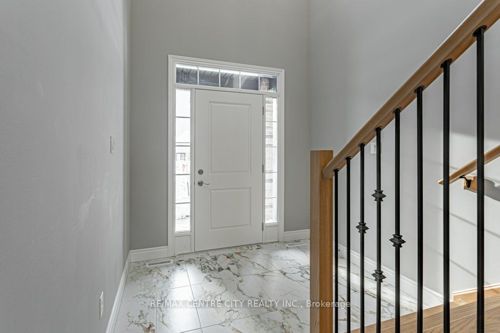 1596 Noah Bend Property Photo 6