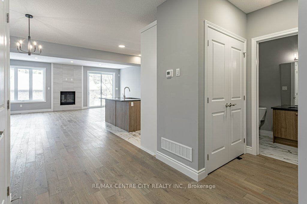 1596 Noah Bend Property Photo 7