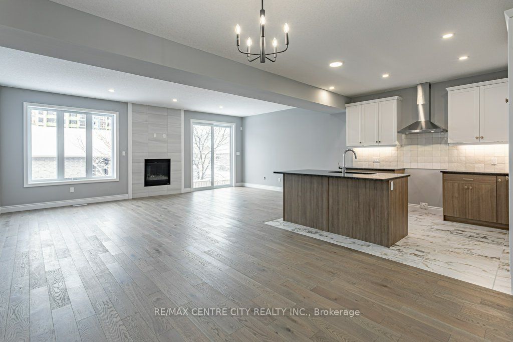 1596 Noah Bend Property Photo 8